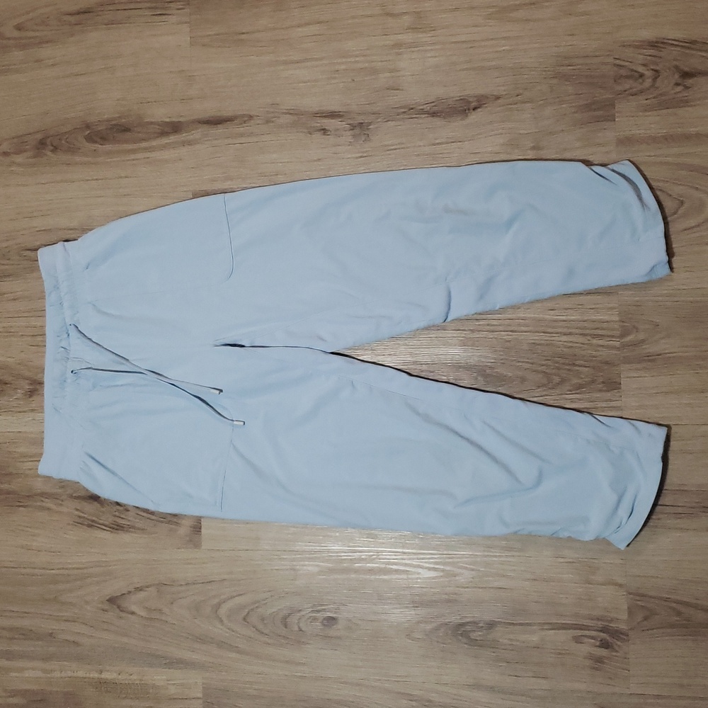 Lululemon Beyond the Studio Crop *Blue Linen Size 6 Lined